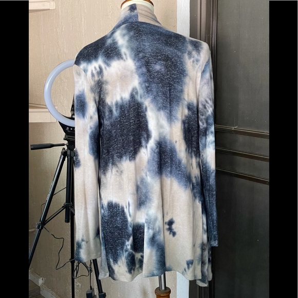 🌟SALE🌟Tiedye Cardigan - Picture 7 of 9